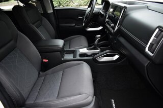 2025 Nissan Frontier Crew Cab 4x4 SV — photo 13