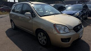 2008 Kia Rondo LX — photo 5