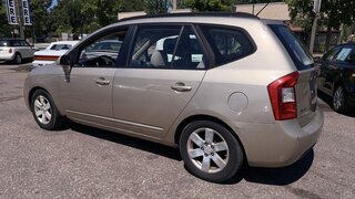 2008 Kia Rondo LX — photo 4