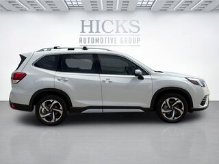 2023 Subaru Forester Touring — photo 4