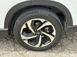 2023 Subaru Forester Touring — photo 9