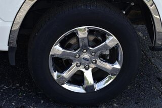 2023 Ford F-150 XLT SuperCrew 5.5-ft. Bed 2WD — photo 8