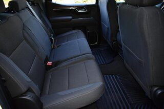 2025 Chevrolet Silverado 1500 4WD Crew Cab 147" LT w/2FL — photo 12