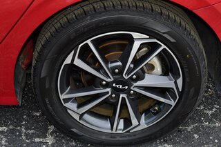 2024 Kia FORTE LXS IVT — photo 8
