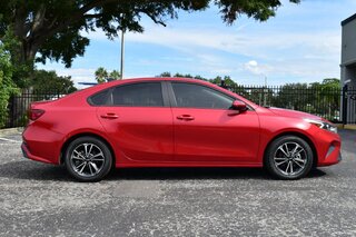 2024 Kia FORTE LXS IVT — photo 6