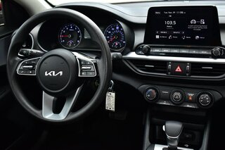 2024 Kia FORTE LXS IVT — photo 9