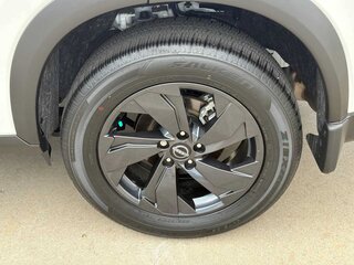 2026 Nissan Rogue SV — photo 9