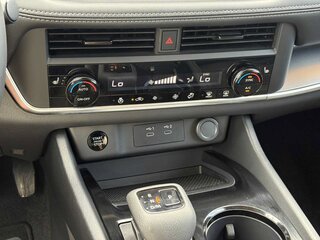 2026 Nissan Rogue SV — photo 17