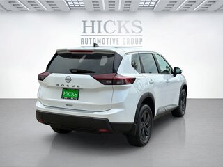 2026 Nissan Rogue SV — photo 5