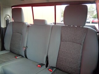 2013 Ram 1500 SLT Quad Cab 4WD — photo 8