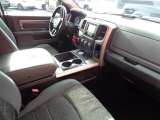 2013 Ram 1500 SLT Quad Cab 4WD — photo 11