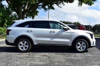 2026 Kia Sorento LX FWD — photo 7