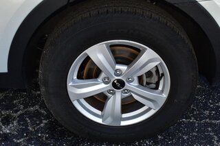 2026 Kia Sorento LX FWD — photo 8