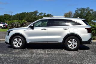 2026 Kia Sorento LX FWD — photo 2