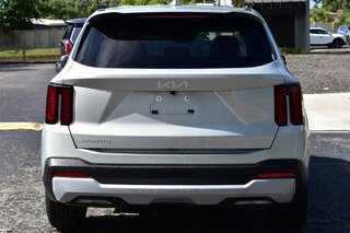 2026 Kia Sorento LX FWD — photo 4