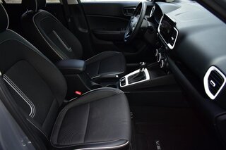 2023 Hyundai Venue Limited IVT — photo 10