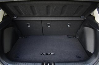 2023 Hyundai Venue Limited IVT — photo 12