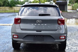 2023 Hyundai Venue Limited IVT — photo 4