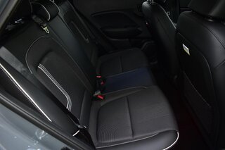 2023 Hyundai Venue Limited IVT — photo 9