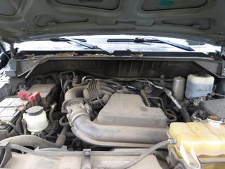 2017 Nissan NV Passenger V6 SV — photo 17