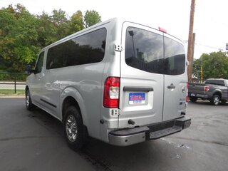 2017 Nissan NV Passenger V6 SV — photo 8