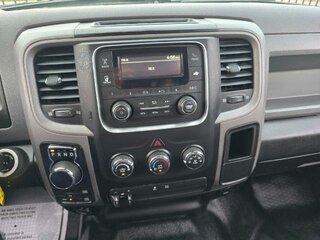 2020 Ram 1500 Classic Tradesman Crew Cab 4x4 5'7 Box — photo 7