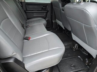 2020 Ram 1500 Classic Tradesman Crew Cab 4x4 5'7 Box — photo 4