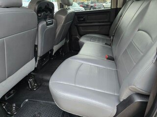 2020 Ram 1500 Classic Tradesman Crew Cab 4x4 5'7 Box — photo 5
