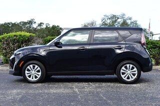 2025 Kia Soul LX FWD — photo 2