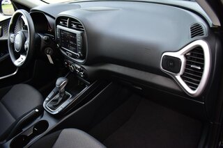 2025 Kia Soul LX FWD — photo 12