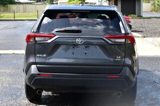 2025 Toyota Rav4 LE AWD (Natl) — photo 4