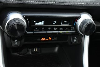 2025 Toyota Rav4 LE AWD (Natl) — photo 15