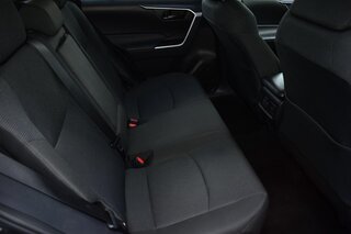 2025 Toyota Rav4 LE AWD (Natl) — photo 9