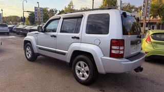 2010 Jeep Liberty SPORT — photo 5