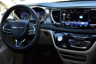 2023 Chrysler Pacifica Touring L FWD — photo 9