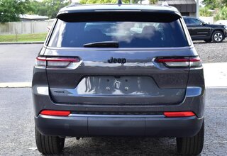 2026 Jeep Grand Cherokee Limited 4x4 — photo 4