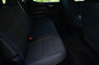 2026 Chevrolet Silverado 1500 2WD Crew Cab 147" Custom — photo 13