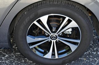 2023 Nissan Sentra SV CVT — photo 8