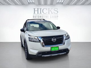2024 Nissan Pathfinder Platinum — photo 3
