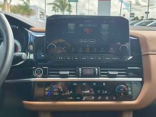 2024 Nissan Pathfinder Platinum — photo 17