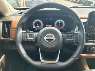 2024 Nissan Pathfinder Platinum — photo 23