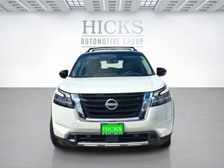 2024 Nissan Pathfinder Platinum — photo 2