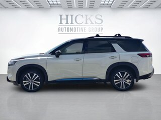 2024 Nissan Pathfinder Platinum — photo 8