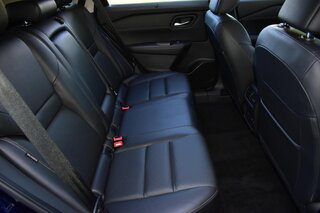 2025 Nissan Rogue FWD SL — photo 11