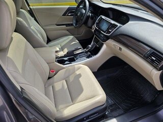 2017 Honda Accord Hybrid Touring — photo 7