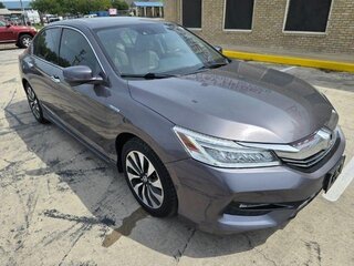 2017 Honda Accord Hybrid Touring — photo 2