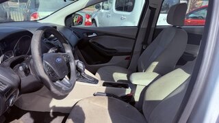 2016 Ford Focus SE — photo 6