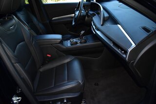 2025 Cadillac XT4 FWD 4dr Premium Luxury — photo 11
