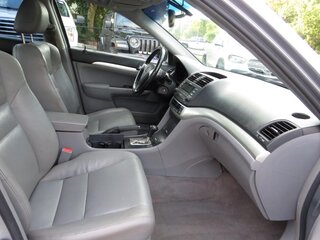 2004 Acura TSX 4dr Sport Sdn Auto — photo 16