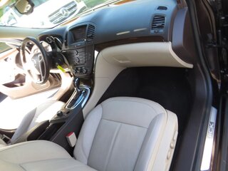 2011 Buick Regal 4dr Sdn CXL Turbo TO4 (Russelsheim) *Ltd Avail* — photo 14